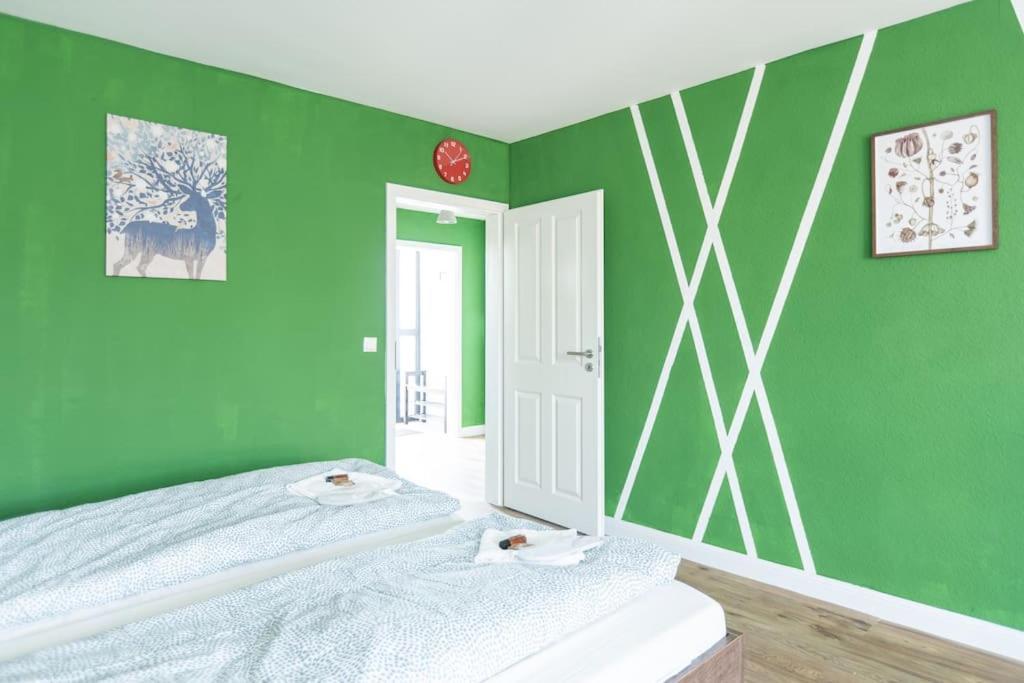 Nature Inspiration Apartment With Balcony & Grill Bbq In Duisburg Mitte Central Station 10 Mins & Big Tv With Photo Lights Luaran gambar